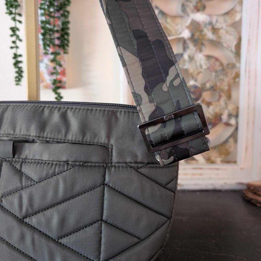 Lug Flare Crossbody Bag - Picture 3 of 11